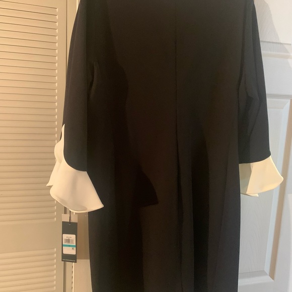 KARL LAGERFELD PARIS, Size 16 Black Woman Dress, NWT Never Worn. - Picture 3 of 5